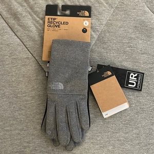The North Face mens Etip Gray Gloves